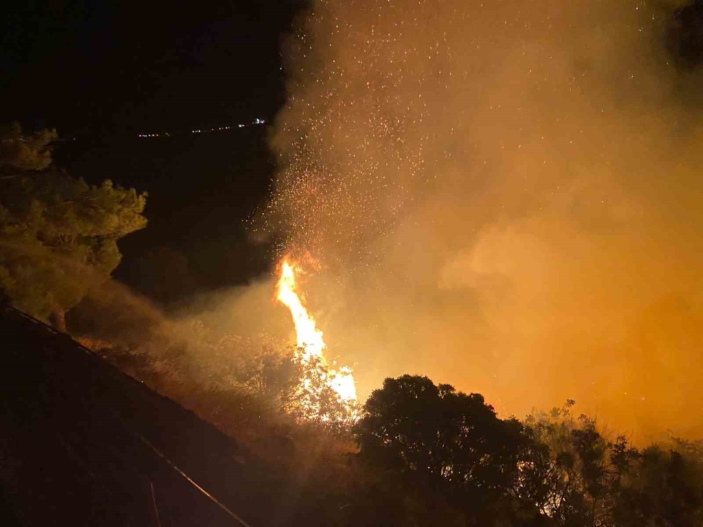 Gazipaşa’da orman ve makilik alandaki yangın söndürüldü