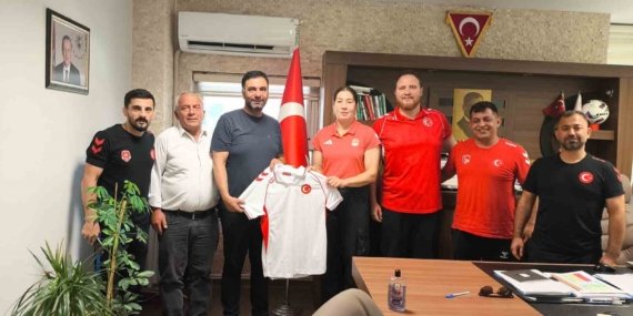 U-20 Kadın Güreş Milli Takımı, Dünya Şampiyonası hazırlıklarını Afyonkarahisar’da sürdürüyor