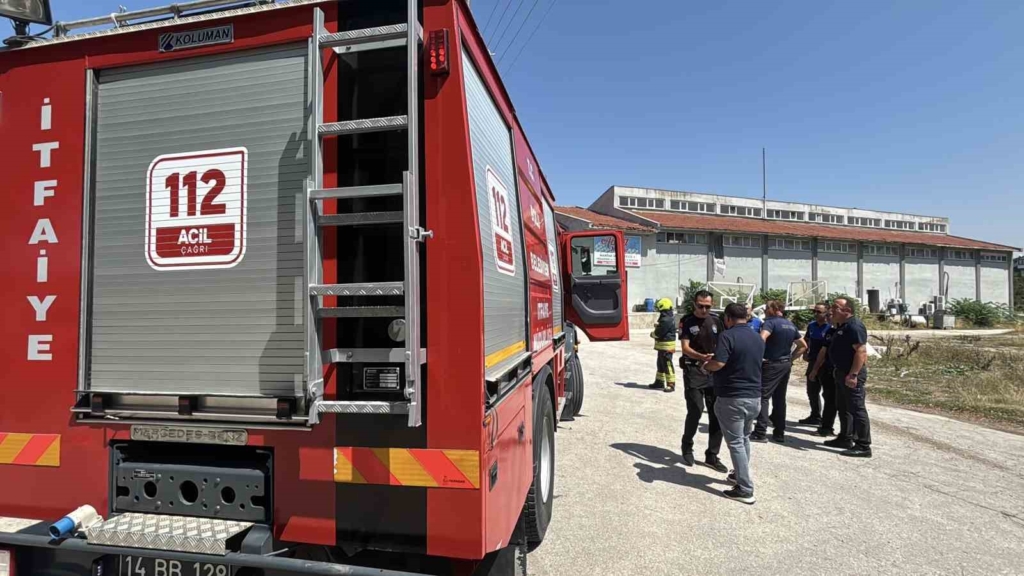 Mantar tesisindeki ilaçlama dumanını yangın zanneden vatandaşlar ekipleri harekete geçirdi