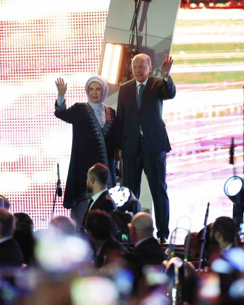 Cumhurbaşkanı Erdoğan: "Allah ömür ve sağlık verirse daha nice yıllar Türkiye’ye hizmet mücadelesi içinde olacağım"