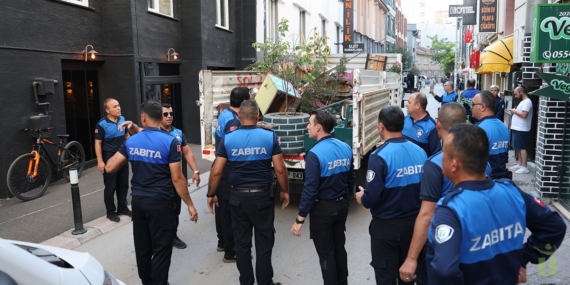 Eskibağlar’da Kaldırım İşgallerine Zabıta Müdahalesi
