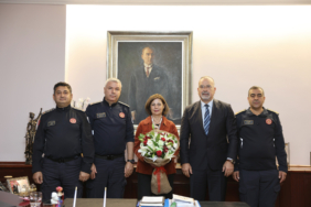 İTFAİYECİLERDEN BAŞKAN ÜNLÜCE’YE ANLAMLI ZİYARET(1)