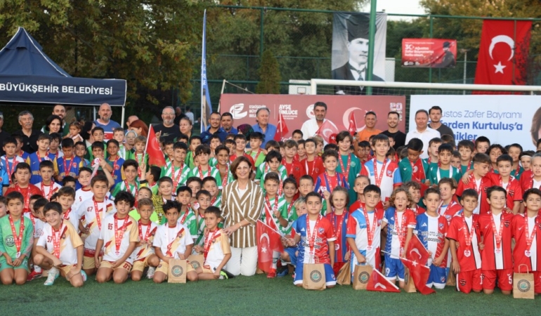 Eskişehir’de 700 Minik Futbolcu Sahaya Çıktı