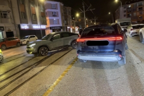 Trafik kazası sebebiyle tramvay seferleri aksadı