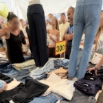 Semt pazarında kot pantolon iadesi gerginliği