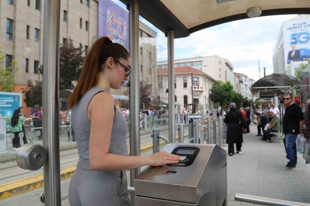 Eskişehir’de toplu taşımada öğrencilere büyük kolaylık