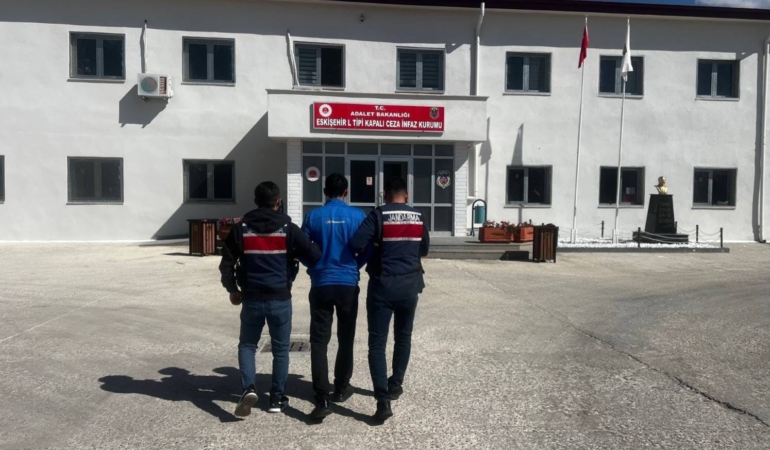 Eskişehir’de 47 yıl 1 ay cezası bulunan şahıs yakalandı