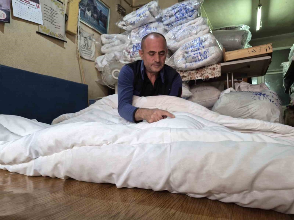 Hava sıcaklıklarının düşmesi sonrası doğal yün yorganlar ilgi görüyor