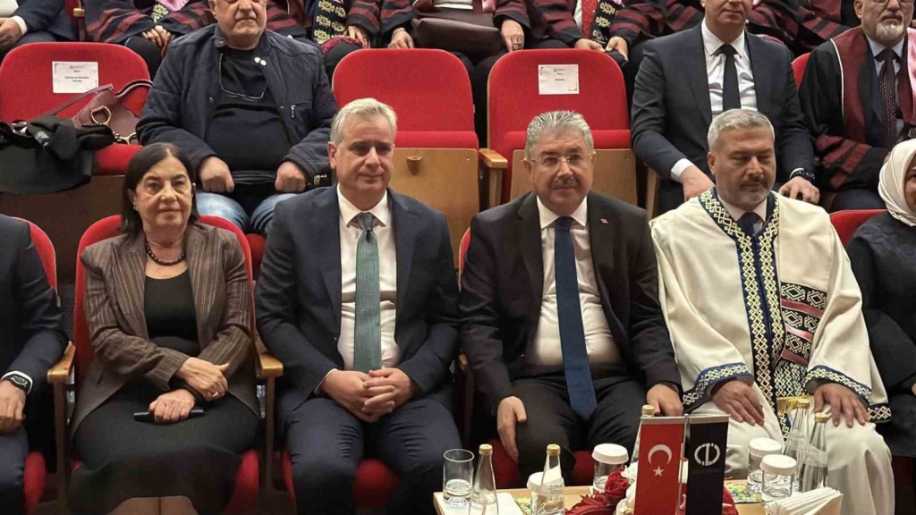 Anadolu Üniversitesi’nde yeni akademik yıl, "Nasreddin Hoca" temasıyla başladı