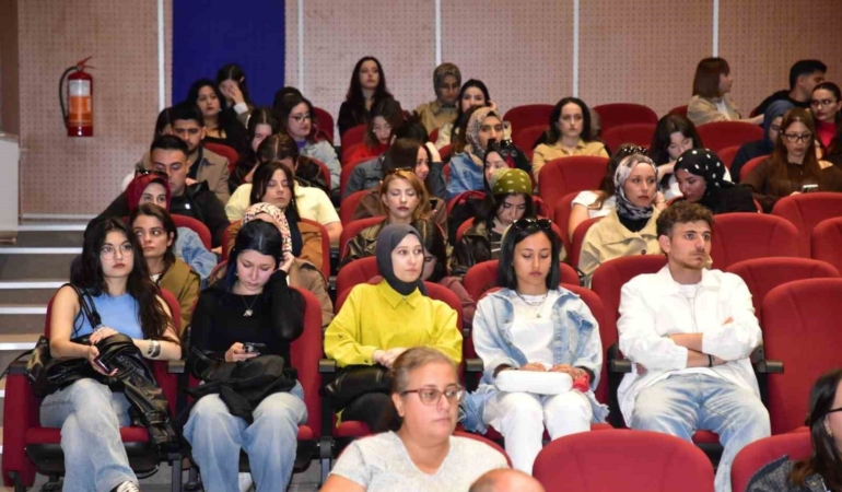 ESOGÜ’de öğrenciler kadına yönelik şiddet konusunda bilgilendirildi