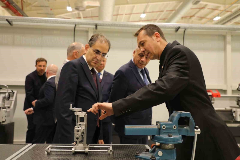 Alp Havacılık İkili Mesleki Eğitim Programı’nda yeni eğitim dönemi başladı