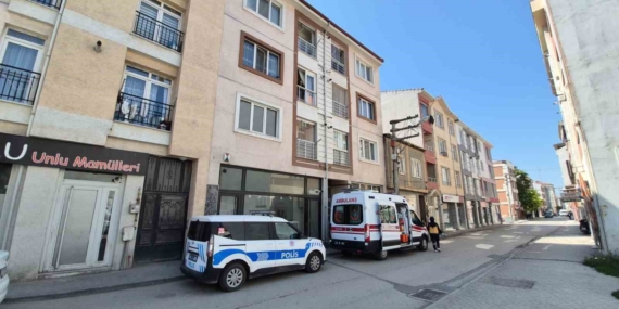 Eskişehir’de yataktan düşen 80 yaşındaki adam öldü