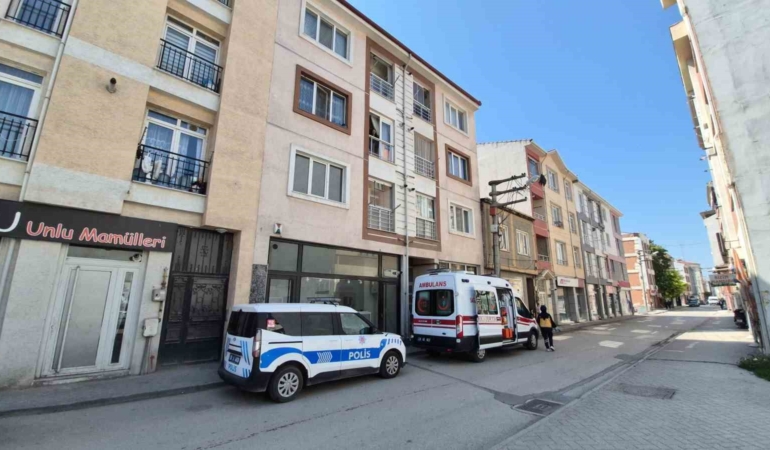 Eskişehir’de yataktan düşen 80 yaşındaki adam öldü