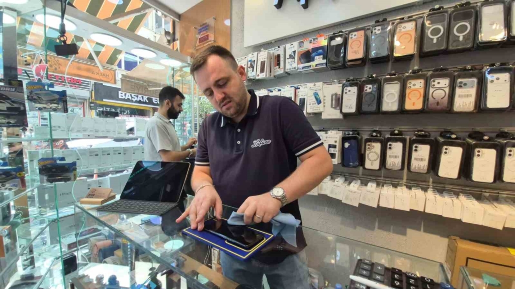 İthal telefonlara getirilen yeni gümrük düzenlemesi fiyatları etkilemedi