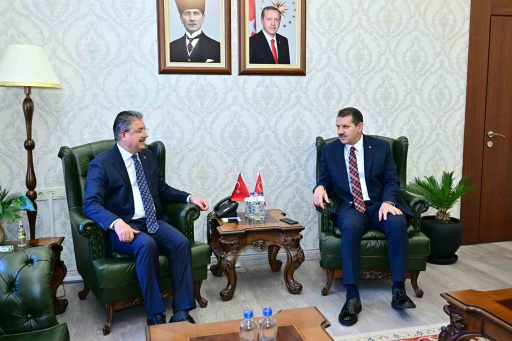Millî Savunma Bakan Yardımcısı Ayhan, Vali Yılmaz’ı ziyaret etti