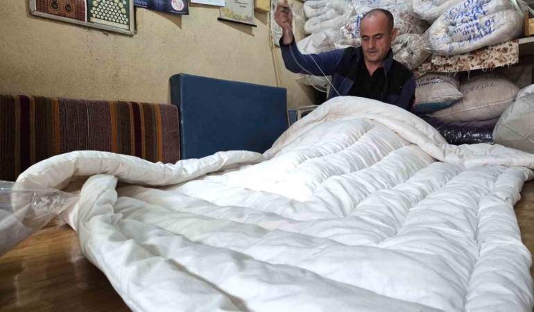 Eskişehir’de soğuyan havalar yün yorgan talebini artırdı