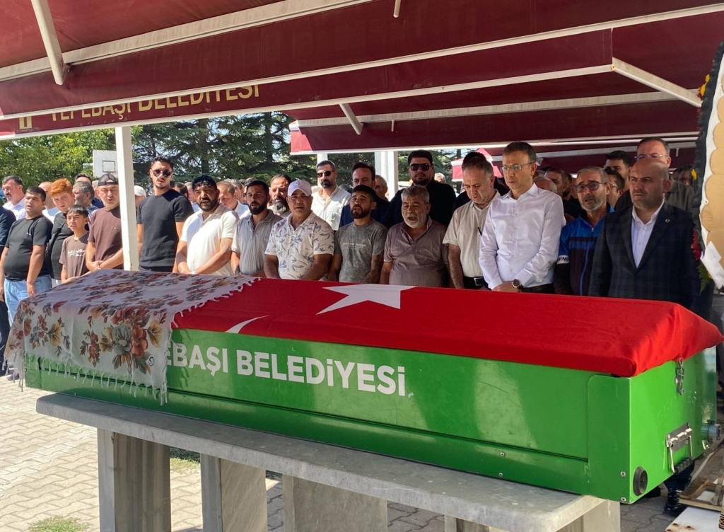 Girne’deki gemi kazasında hayatını kaybeden Eskişehirli kadın son yolculuğuna uğurlandı