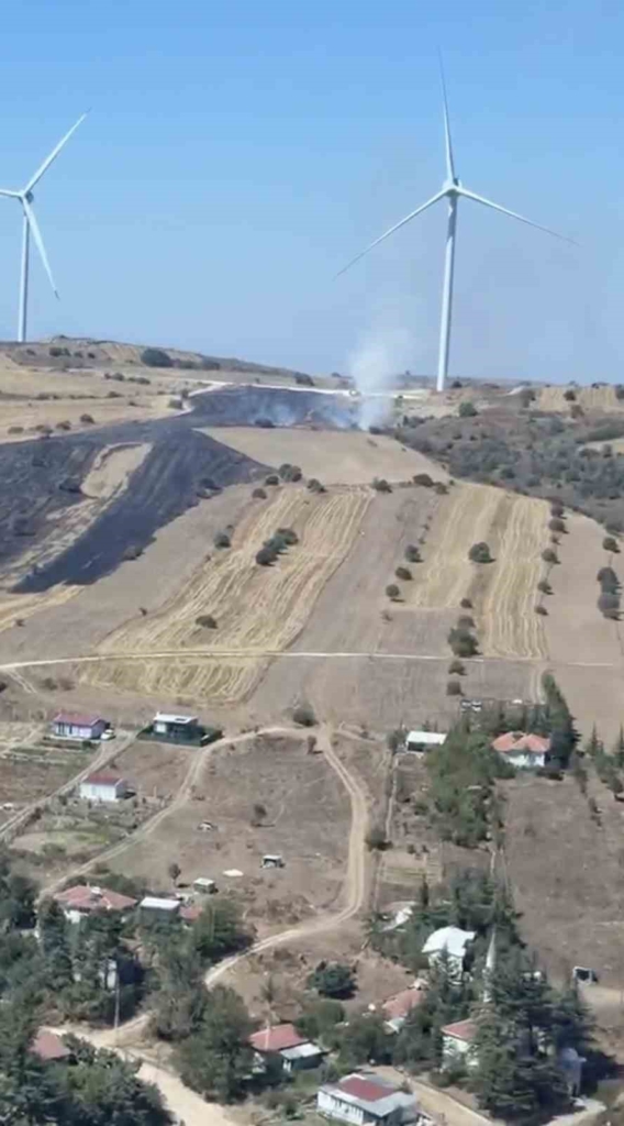 Eskişehir’deki anız yangını ekipleri harekete geçirdi