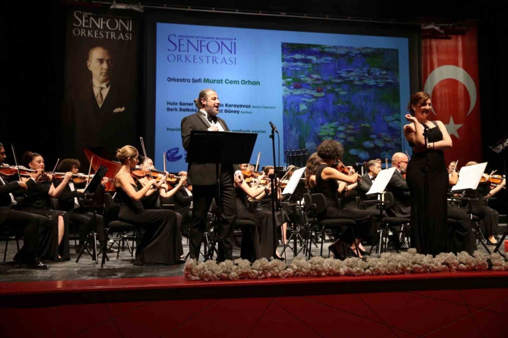 Eskişehir Büyükşehir Belediyesi Senfoni Orkestrası yeni sezonu opera ve operet eserleriyle açtı