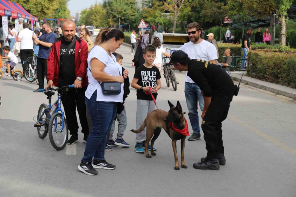 Arabasız Pazar’da bulvarlar yayaların oldu