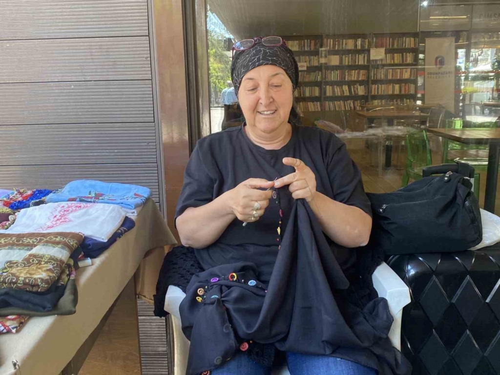 Her yazma için günlerce emek sarf ediyor