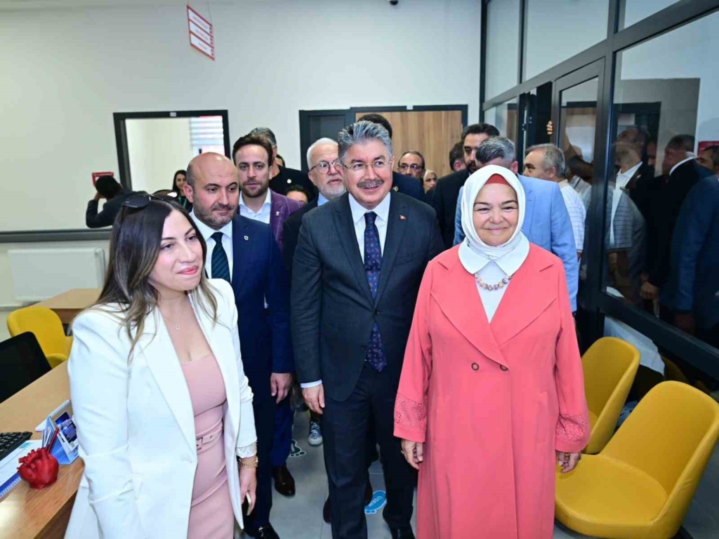 Eskişehir’in yeni sağlık yerleşkesi, Vali Yılmaz’ın katılımıyla açıldı