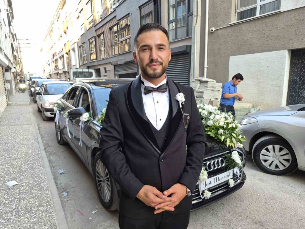 Evlenen yeğenine tır konvoyu sürprizi yaptı
