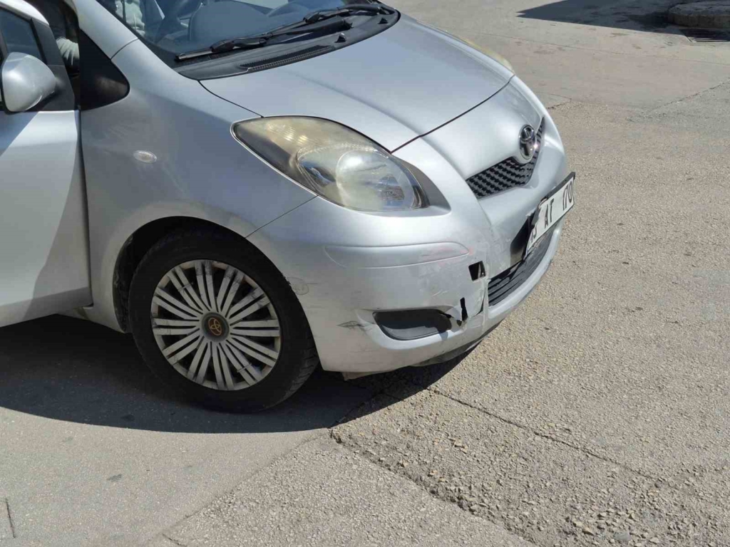 Eskişehir’de otomobille çarpışan motosiklet sürücüsü yaralandı