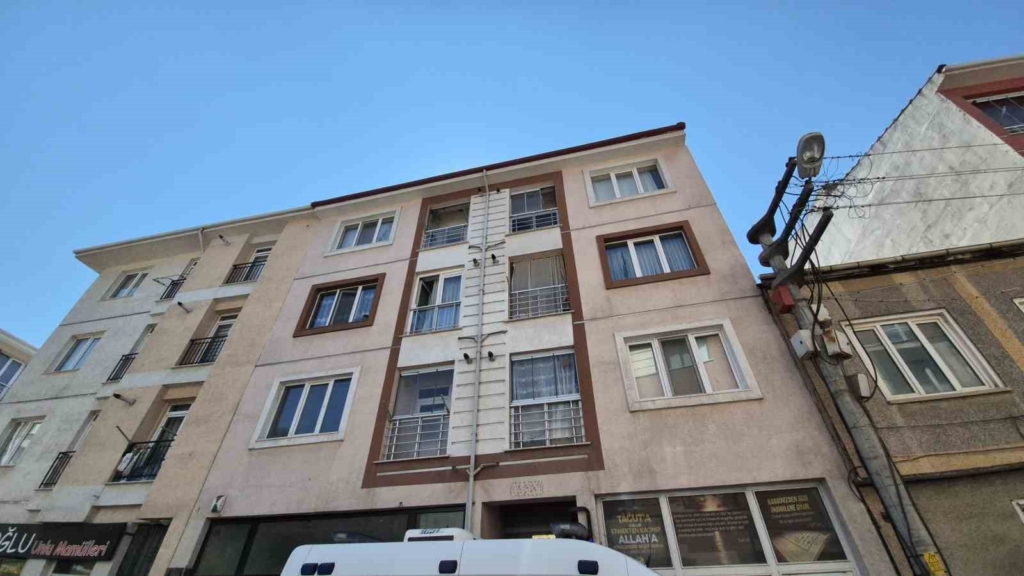 Eskişehir’de yataktan düşen 80 yaşındaki adam hayatını kaybetti