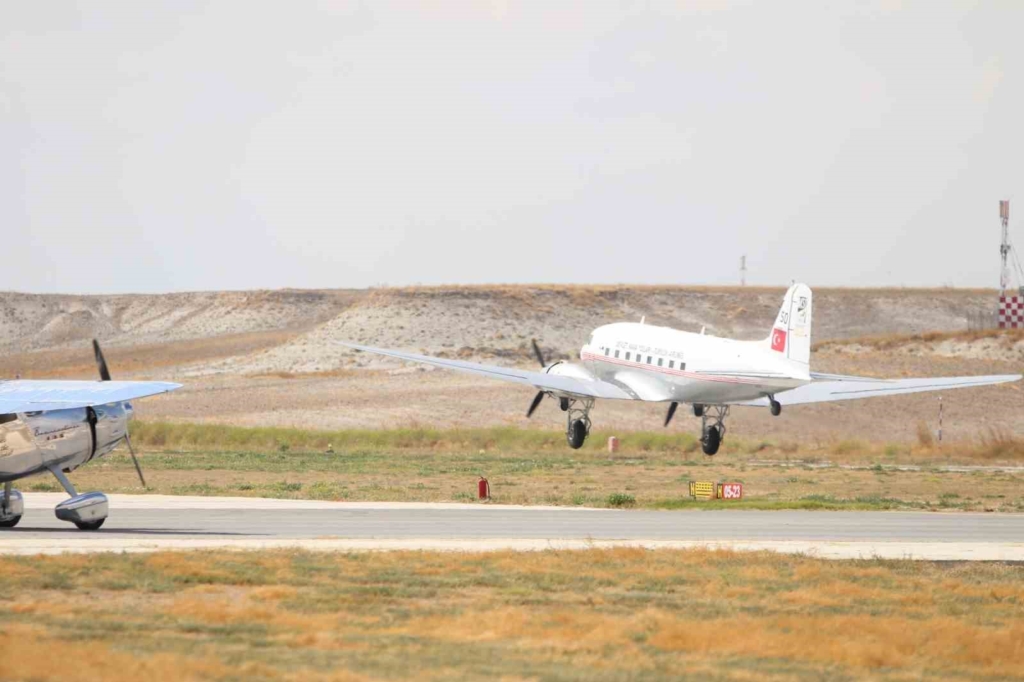Eskişehir’de gökyüzünde tarihe yolculuk yapıldı
