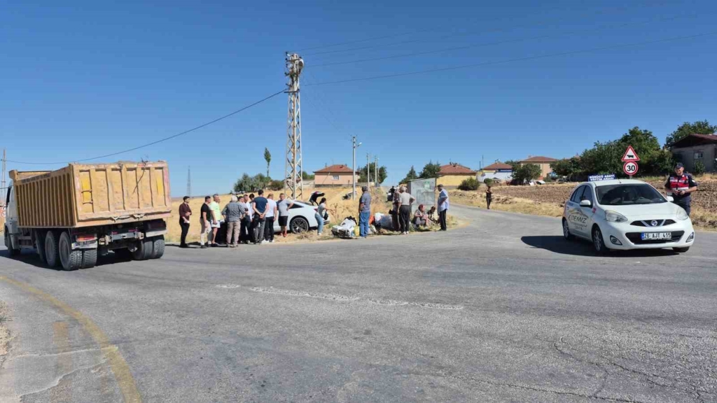 İki otomobilin karıştığı kazada 5 kişi yaralandı