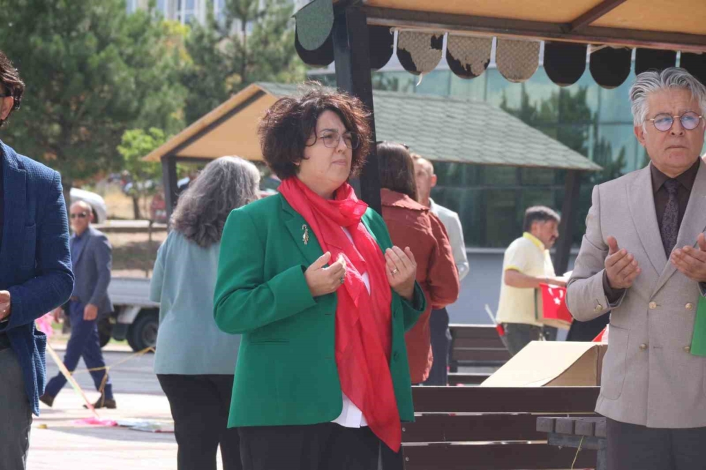 Gazze’deki çocuklar için gökyüzüne uçurtma bıraktılar