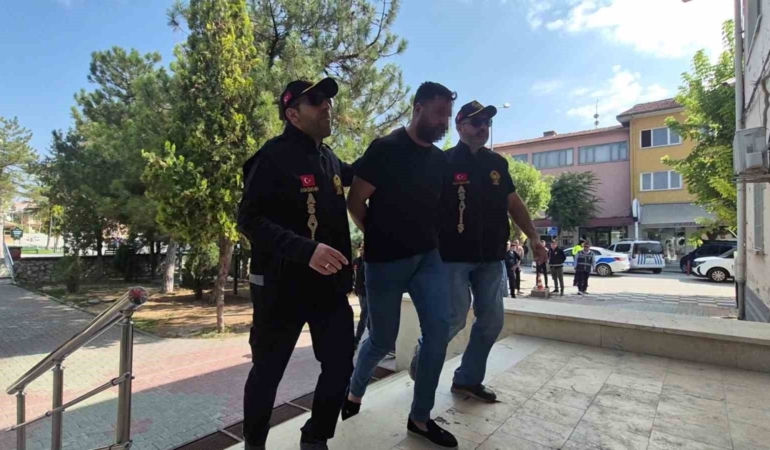 Eskişehir’de galerici gencin ölümünde 3 şüpheli adliyede