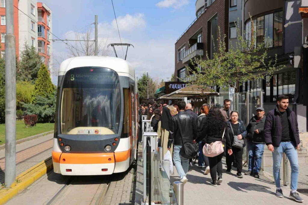 Eskişehir’de toplu taşımada öğrencilere büyük kolaylık