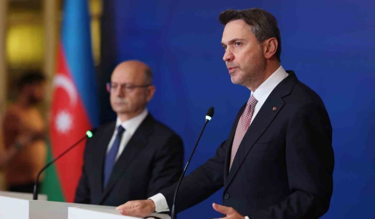 Enerji Bakanı Bayraktar: “Türkiye-Azerbaycan-Gürcistan-Bulgaristan’ı bir araya getiren yeşil elektrik iletimi ve ticareti projesini elektriğin TANAP’ı olarak adlandırıyorum”