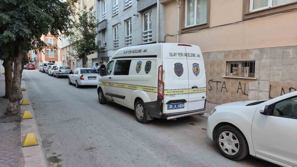 Eskişehir’de apartman deposunda şüpheli ölüm