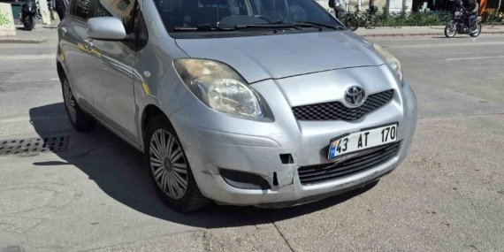 Eskişehir’de otomobille çarpışan motosiklet devrildi: Sürücü yaralandı