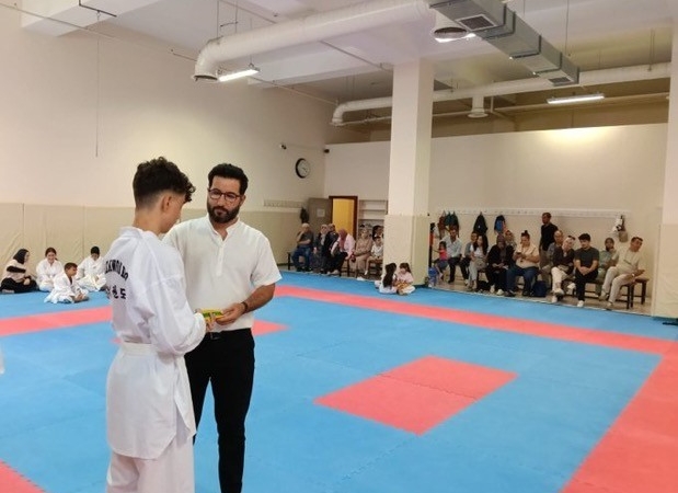 ÇES’te kalan Muhammed Ali kuşak sınavını başarıyla geçti