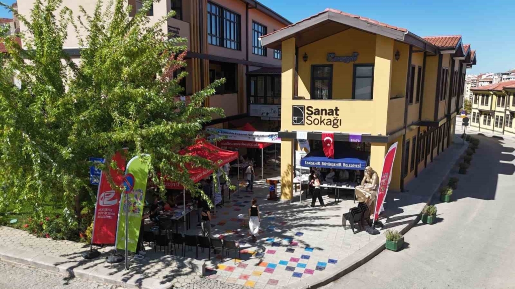 "4. Eskişehir Fırçanın Sırdaki İzi Sempozyumu" başladı