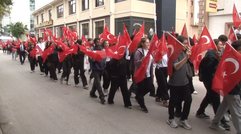 Eskişehir’de Gaziler Günü dolayısıyla bando yürüyüşü yapıldı