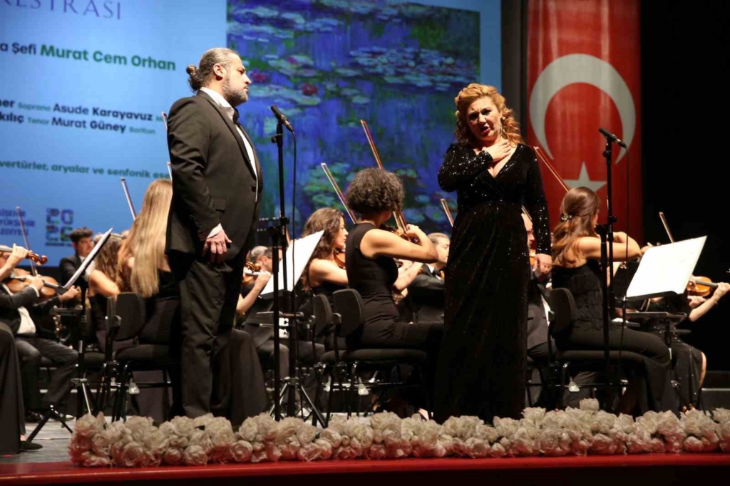 Eskişehir Büyükşehir Belediyesi Senfoni Orkestrası yeni sezonu opera ve operet eserleriyle açtı