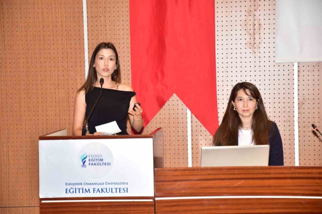Eskişehir’de üniversiteli gençlere "Sağlıklı Yaşam ve Güvenli İlişkiler" eğitimi