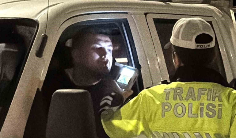 Eskişehir’de 100 polisin katıldığı denetimde 13 araca ceza
