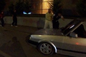 Araç içindeki şahsa saldırı kask kamerasına yansıdı
