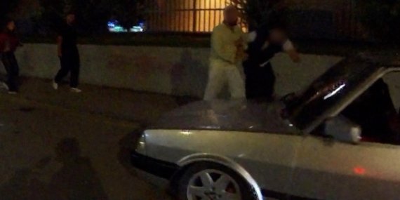 Eskişehir’de araç içindeki kişiye sözlü saldırı kamerada