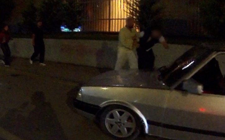 Eskişehir’de araç içindeki kişiye sözlü saldırı kamerada