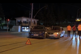 Eskişehir’de iki otomobil çarpıştı: 2 yaralı