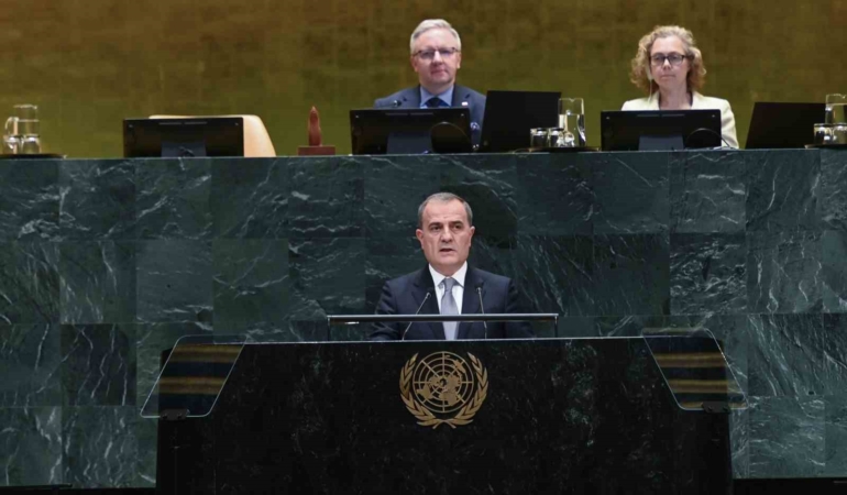 Azerbaycan Dışişleri Bakanı Bayramov: “Barış gündeminin ilerletilmesiyle tüm bölge istikrar açısından umut vadeden bir merkeze dönüştü”