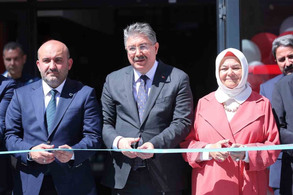 Eskişehir’in yeni sağlık yerleşkesi, Vali Yılmaz’ın katılımıyla açıldı