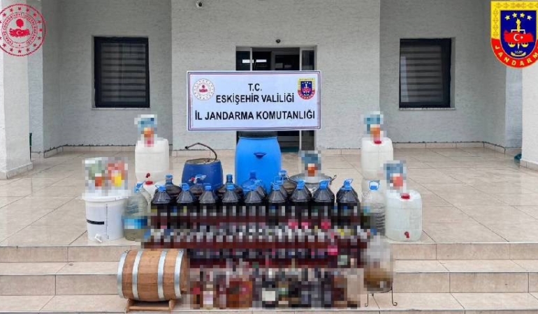 Eskişehir’de kaçak içki operasyonunda damıtma sistemi ele geçirildi
